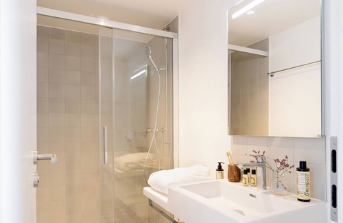 Les Eaux-Vives Hotel | HOOD