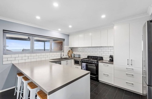 Indented Head House | Hood Road Beach House- Hamptons inspired sleeps 9