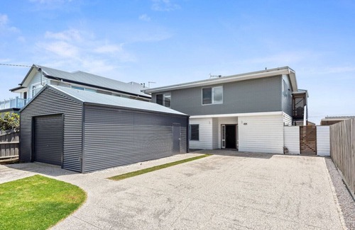 Indented Head House | Hood Road Beach House- Hamptons inspired sleeps 9