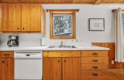 East Kootenay Cabin | Hoodoo Haven | Game Room | Pets | Fireplace | Tennis