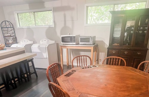 Pottsboro House | Hook & Heaven is perfect for fisherman or couples who want to visit Lake Texoma