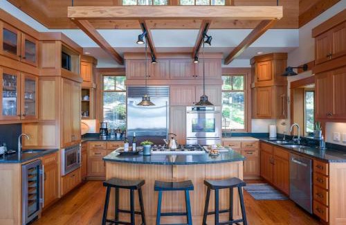 Orcas House | Hook's Nest-magnificent Waterfront Luxury Home