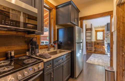 Banner Elk Cabin | Hook, Wine, and Sinker - pet friendly Fish Camp home with Eagles Nest amenities