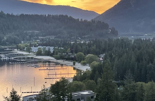 Sicamous House | Hooked Lakehouse perched over Mara Lake