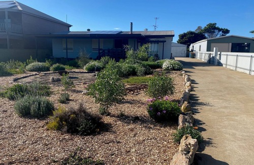 Minlacowie House | Hooked on Hardwicke - Short walk to the beach! Off Peak special!