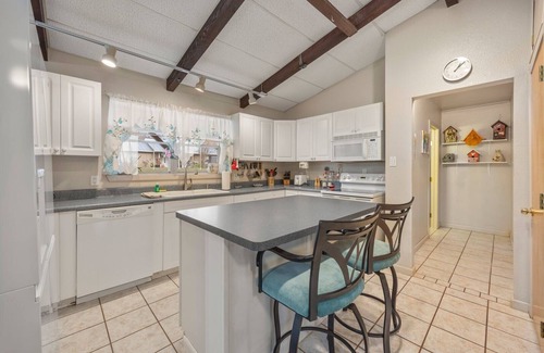 Canyon Lake House | Hooked On The River - 2/2, sleeps 6, riverfront!