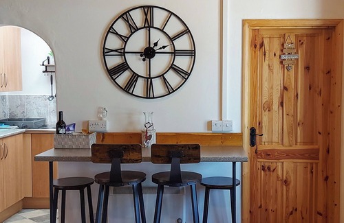 Honiton Cottage | Hooked Rise Holiday Lodge