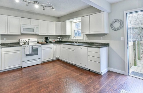 Bloomington Condo | Hoosier Haven-Walk to IU campus!