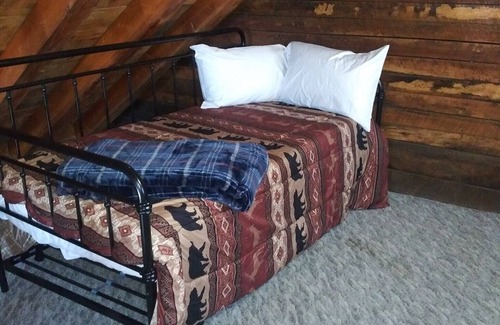 Cleveland House | Hoot Nanny's Cabin on Mossy Creek