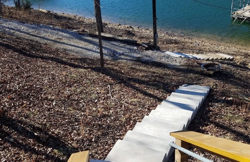 Garfield House | Hoot Owl Cabin - LAKEFRONT 2-Loft Cabin with stairs to the shoreline!
