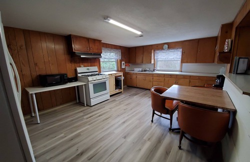 Lincoln House | Hoot Owl Lodge is a Quiet Farmhouse with 150 Acres to Explore. Pet Friendly!