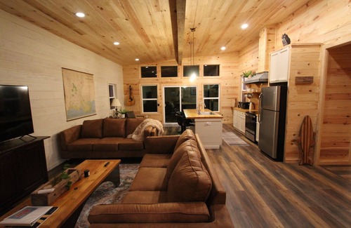 Chatham Cabin | HootnHoller at this secluded 3-bedroom cabin on beautiful Caney Lake.