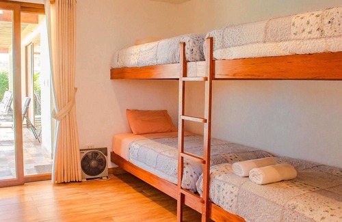 Ica House | HOP FIJI exclusiva laguna y playa en Chincha