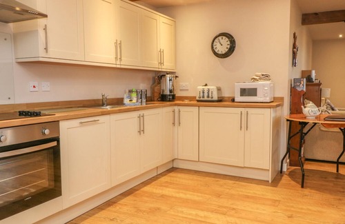 Sittingbourne Cottage | HOP HOUSE, family friendly, luxury holiday cottage in Oad Street