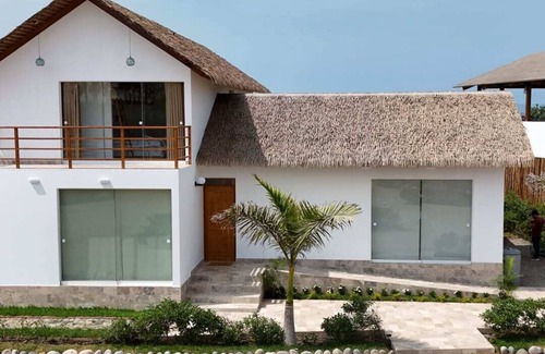 Ica House | HOP Macao: Lagoon View & Beach Access