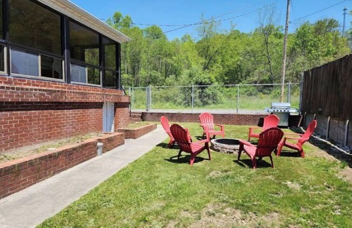 Bluewell House | Hop's Spot Hatfield-McCoy Trail