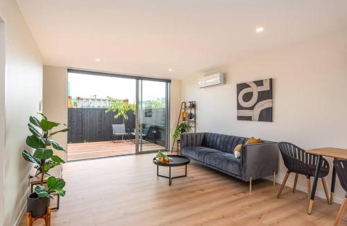 Woolston Apartment | Hop, Skip, Jump to the city !