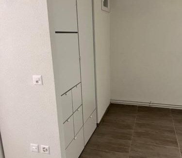 Belmont-sur-Lausanne Apartment | Hop Zanzíbar