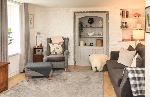 Buckfastleigh Cottage | HOPE COTTAGE, pet friendly, with open fire in Buckfastleigh