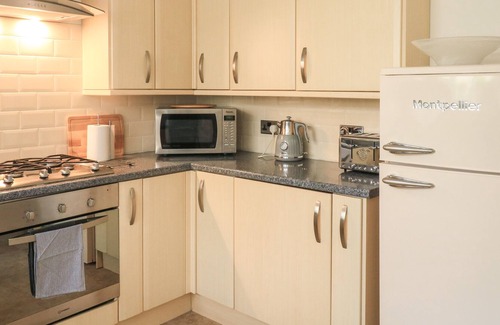 Buckfastleigh Cottage | HOPE COTTAGE, pet friendly, with open fire in Buckfastleigh
