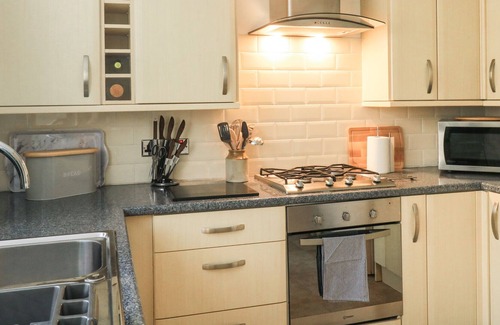 Buckfastleigh Cottage | HOPE COTTAGE, pet friendly, with open fire in Buckfastleigh