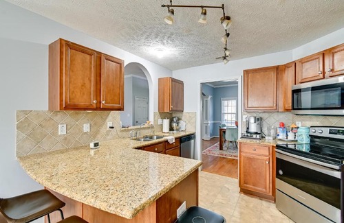 Hope Mills House | Hope Mills Family Home with Huge Backyard!