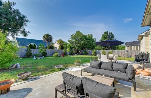 Hope Mills House | Hope Mills Family Home with Huge Backyard!