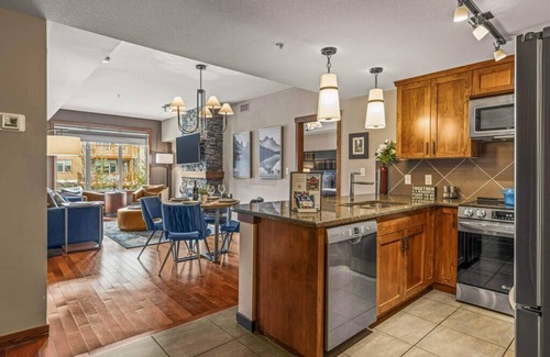 Canmore Condo | Hope Peak Hydeaway at Stoneridge