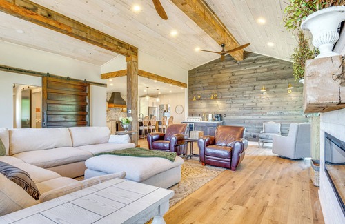 Needham House | Hope Retreat w/Furnished Deck Near Parks!