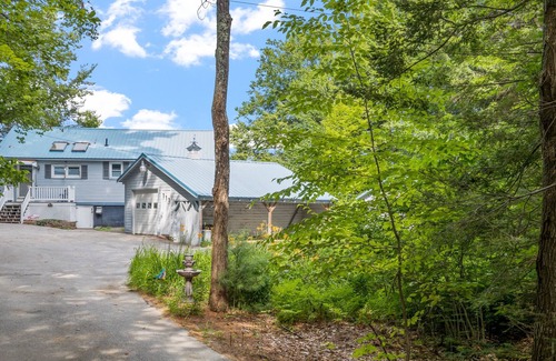 Middleton House | Hope's Haven -Waterfront on Sunrise Lake- w/ HOT TUB