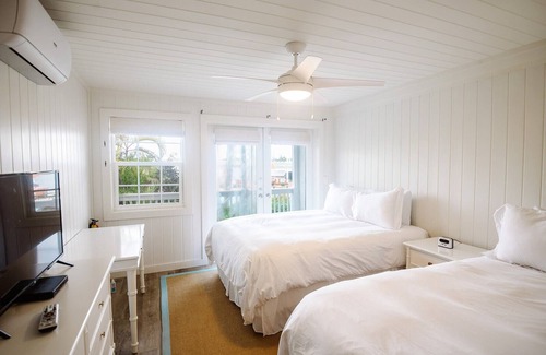 Hope Town Resort | Hope Town Inn & Marina