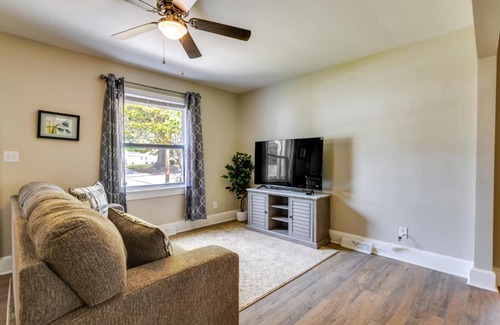 Hopewell House | Hopewell Vacation Rental about 3 Mi to James River