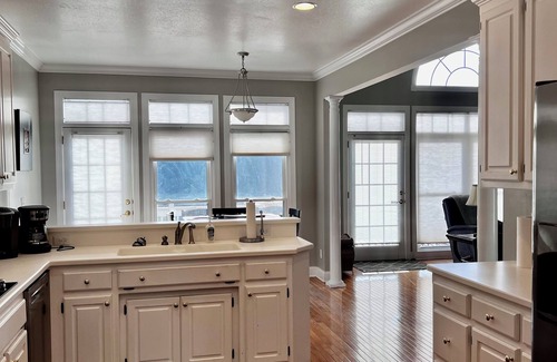 Winchester House | Hopkins Point Lake View