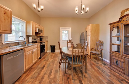 Hopkinsville House | Hopkinsville Home: Walk to Downtown!