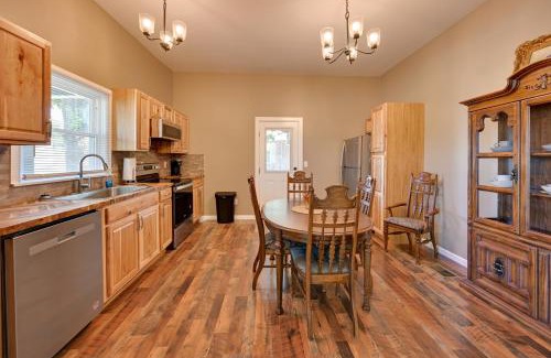Hopkinsville House | Hopkinsville Home Walk to Downtown!