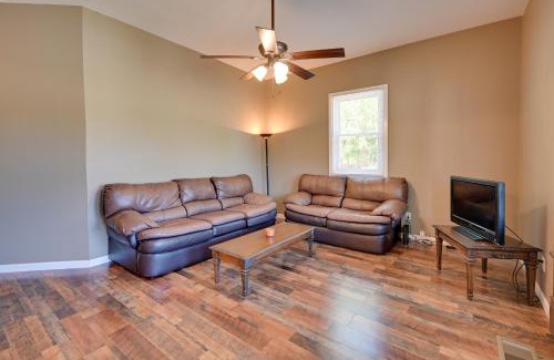 Hopkinsville House | Hopkinsville Home Walk to Downtown!
