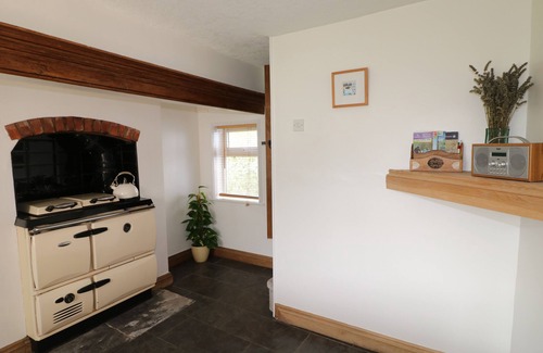 Doveridge Cottage | HOPS COTTAGE, family friendly, character holiday cottage in Doveridge