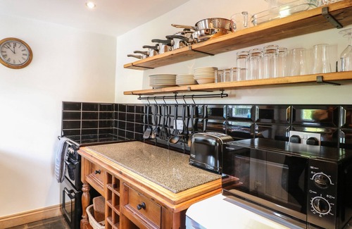 Doveridge Cottage | HOPS COTTAGE, family friendly, character holiday cottage in Doveridge