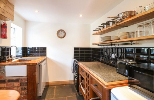 Doveridge Cottage | HOPS COTTAGE, family friendly, character holiday cottage in Doveridge