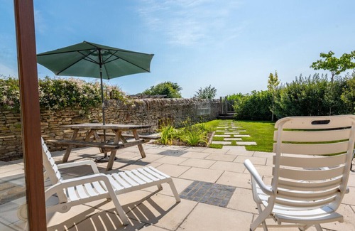 West Compton House | Hopscotch Cottage - Three Bedroom House, Sleeps 6