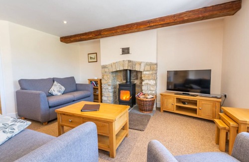 West Compton House | Hopscotch Cottage - Three Bedroom House, Sleeps 6