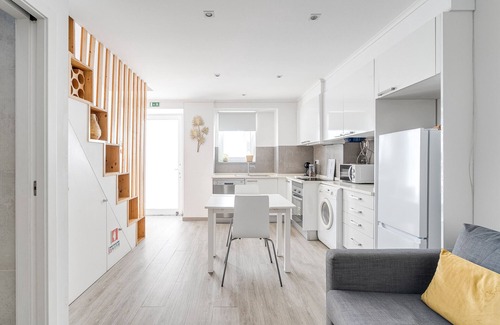 Alcochete Apartment | Hopstays - Alcochete