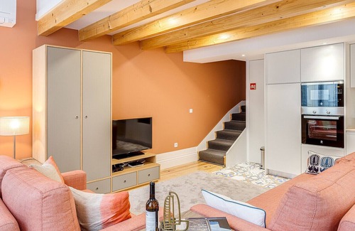 Paranhos Apartment | Hopstays - Oporto Tiles 2