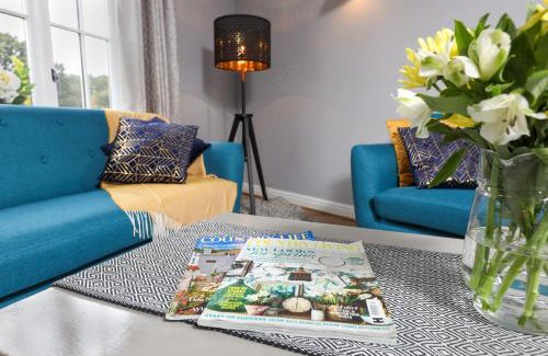 Holestone Moor House | Hopton Cottage - Darwin Lake Holiday Village