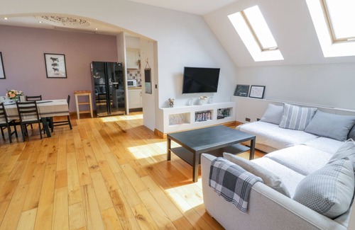 Tanygrisiau Cottage | HOREB CHAPEL HOUSE, pet friendly, with open fire in Tanygrisiau