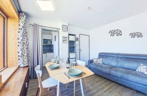 Les Almes Apartment | Horizon 2000 (Le Lac) by Interhome