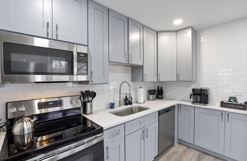Homewood House | Horizon - 4BR’s, 2BA Game Room & Gym