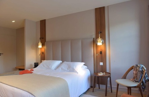 Les Mesneux House | HORIZON Deluxe Room