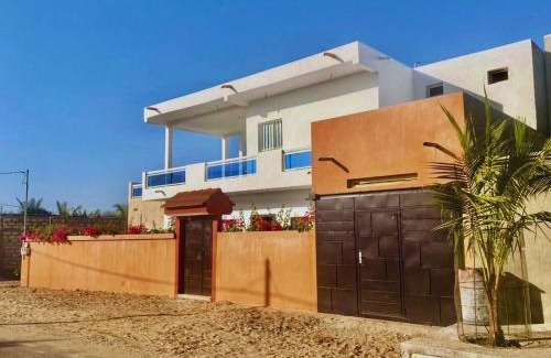 Ponto Villa | HORIZON PLUS - Villa Moderne avec 3 Chambres Climatisées, NETFLIX, WIFI, Vue Mer & Sérénité à Pointe Sarène