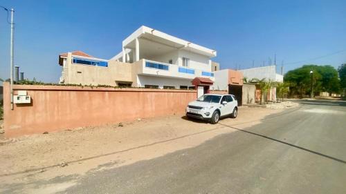 Ponto Villa | HORIZON PLUS - Villa Moderne avec 3 Chambres Climatisées, NETFLIX, WIFI, Vue Mer & Sérénité à Pointe Sarène